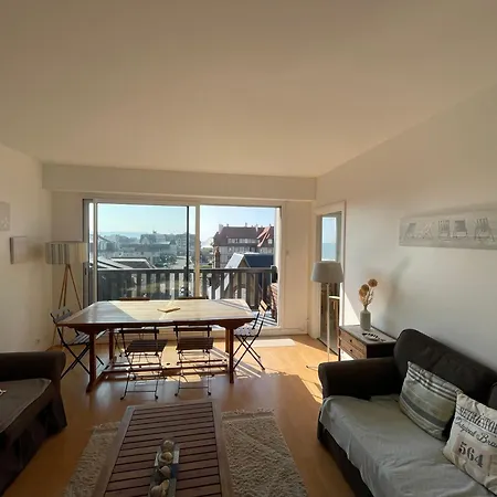 Lumineux Avec Acces Direct A La