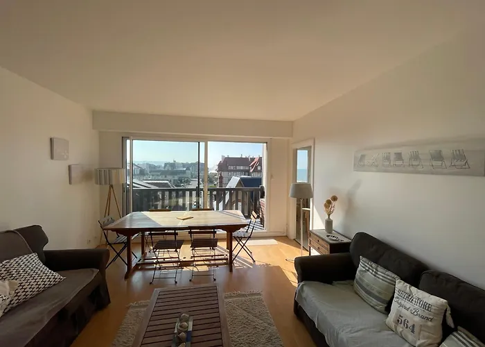 Lumineux Avec Acces Direct A La