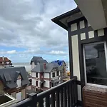 Apartman Lumineux Avec Acces Direct A La Blonville-sur-Mer