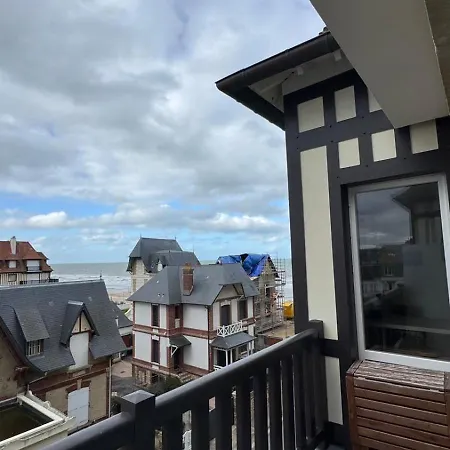 Apartment Lumineux Avec Acces Direct A La Blonville-sur-Mer