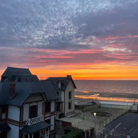 Lumineux Avec Acces Direct A La *