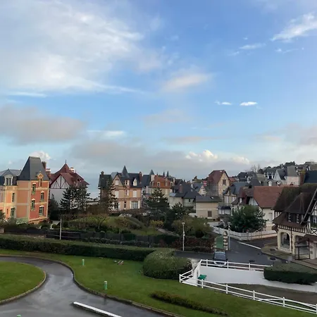 Lumineux Avec Acces Direct A La *