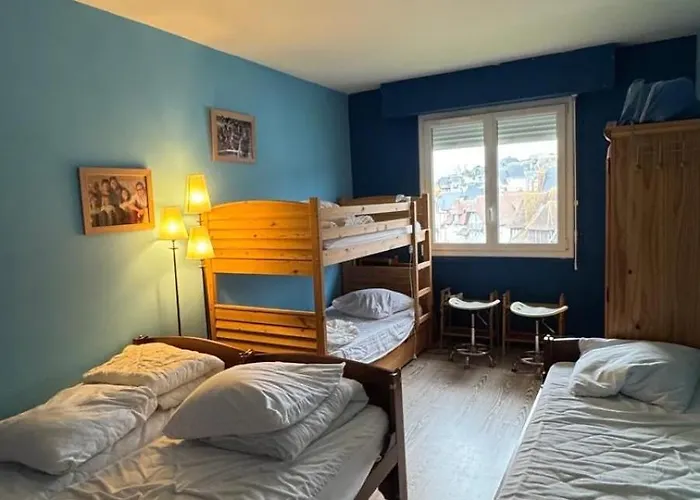 Lumineux Avec Acces Direct A La *